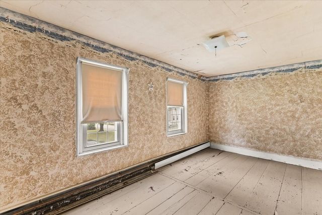 55 Emory St, Brockton, MA 02301