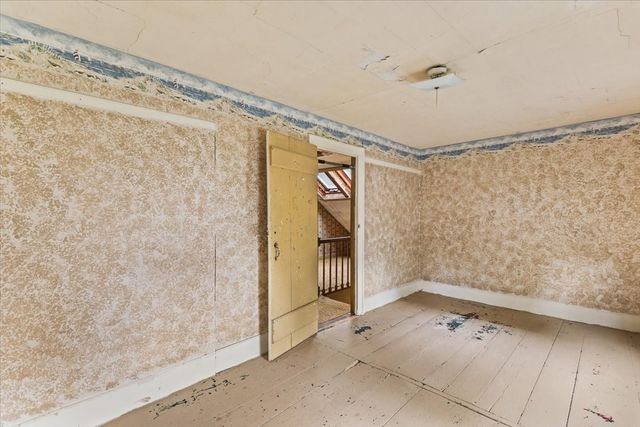 55 Emory St, Brockton, MA 02301