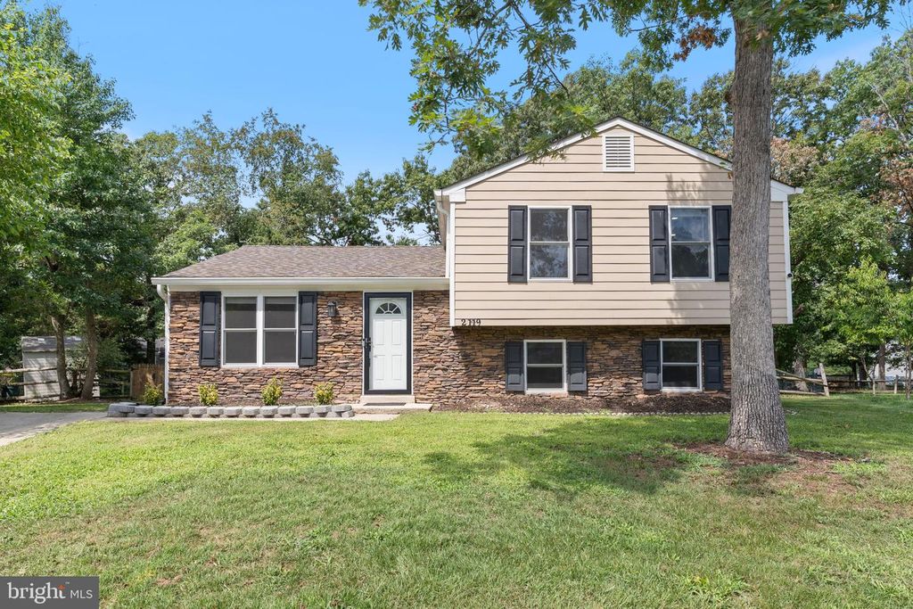 2119 GIBBONS CT, Waldorf, MD 20602