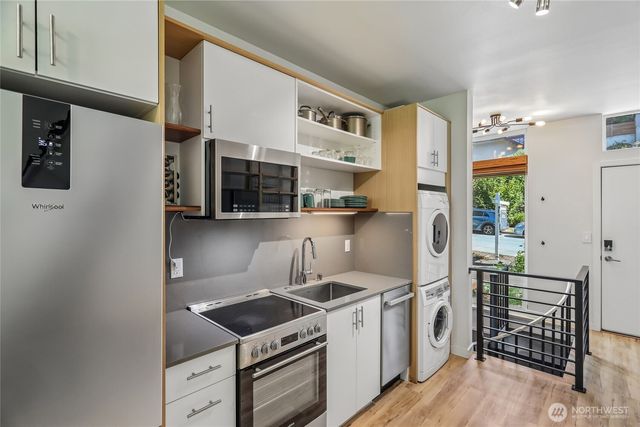 3857 21st Avenue SW, Seattle, WA 98106