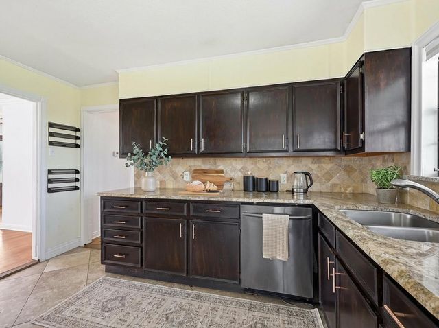 2110 7th Street, Port Neches, TX 77651