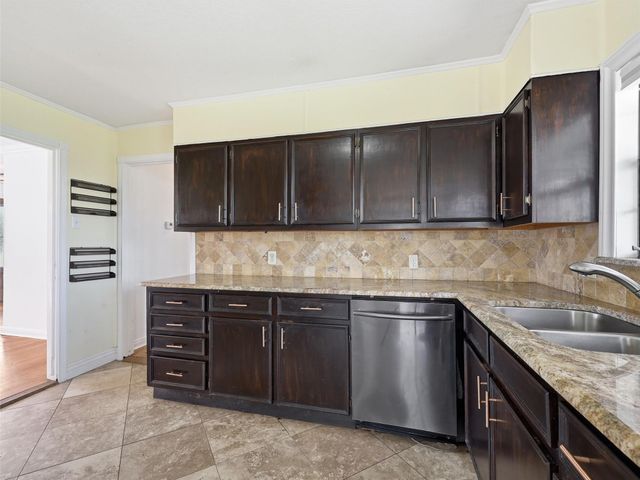 2110 7th Street, Port Neches, TX 77651