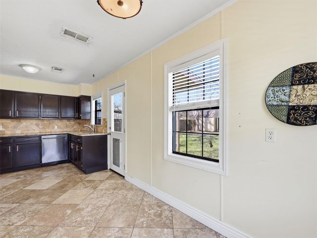 2110 7th Street, Port Neches, TX 77651