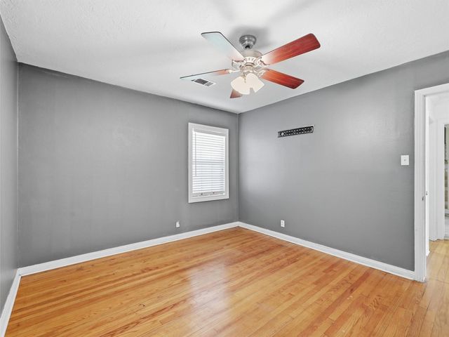 2110 7th Street, Port Neches, TX 77651