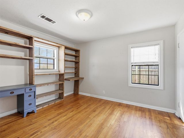 2110 7th Street, Port Neches, TX 77651