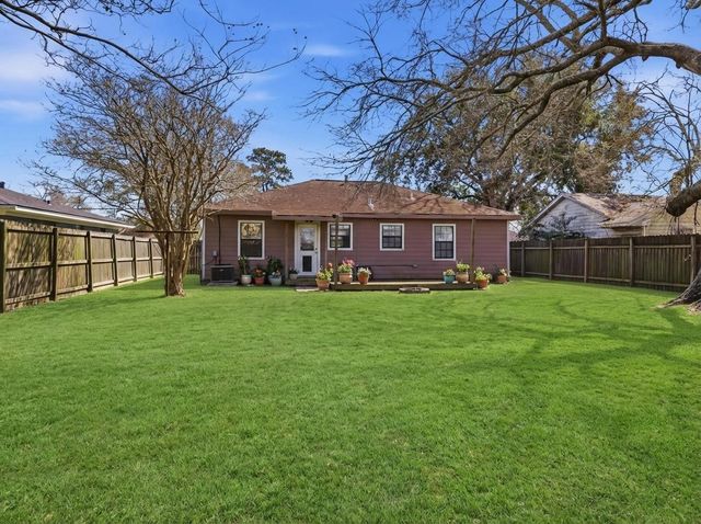 2110 7th Street, Port Neches, TX 77651