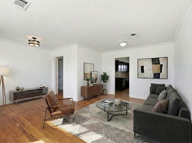 2110 7th Street, Port Neches, TX 77651