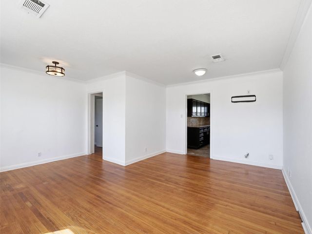 2110 7th Street, Port Neches, TX 77651