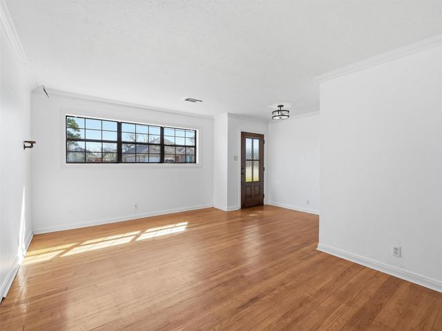 2110 7th Street, Port Neches, TX 77651