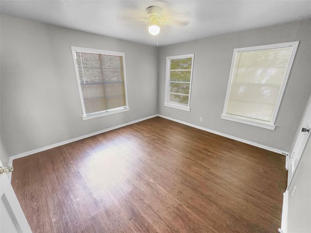 4924 Penrose Avenue, Fort Worth, TX 76116