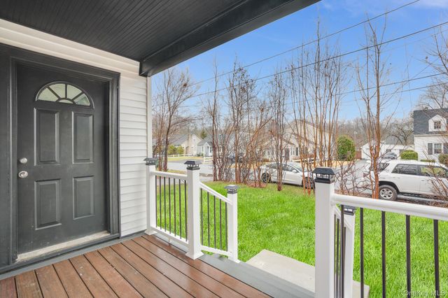 5 Sherwood Place, Hyde Park, NY 12538