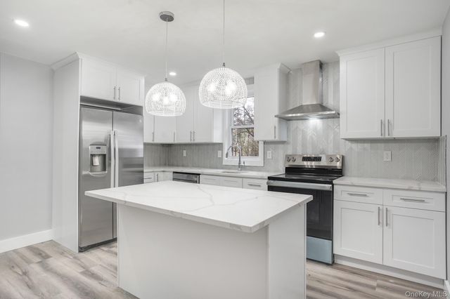 5 Sherwood Place, Hyde Park, NY 12538