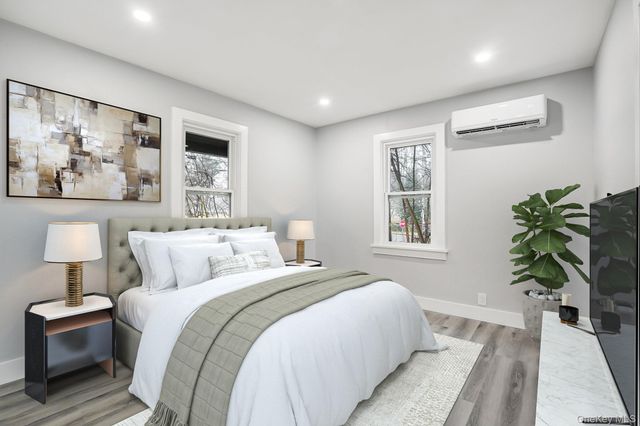 5 Sherwood Place, Hyde Park, NY 12538