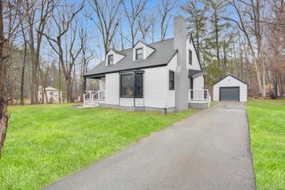 5 Sherwood Place, Hyde Park, NY 12538