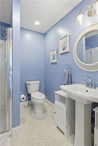 61 Clinton Street C, Newport, RI 02840