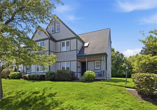 61 Clinton Street C, Newport, RI 02840