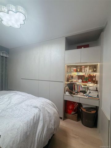 131-02B 40th Road 4U, Flushing, NY 11354