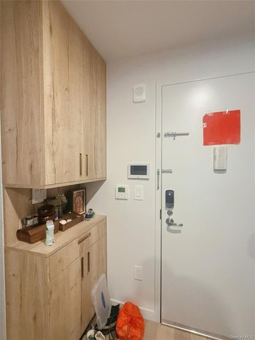 131-02B 40th Road 4U, Flushing, NY 11354