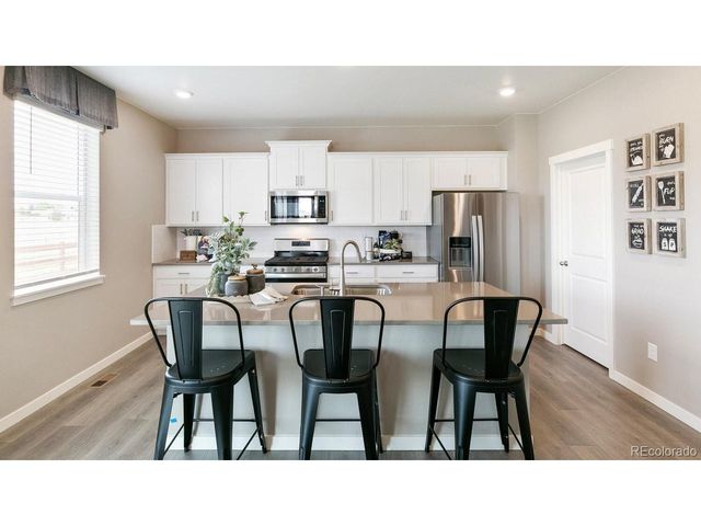 9888 Danube Ct, Commerce City, CO 80022