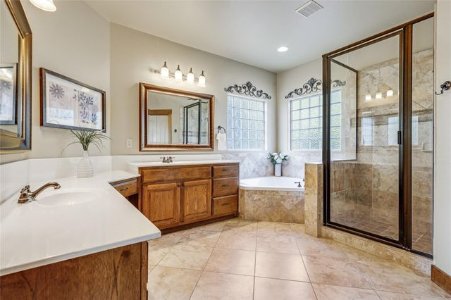 700 Augusta CIR N, Point Venture, TX 78645