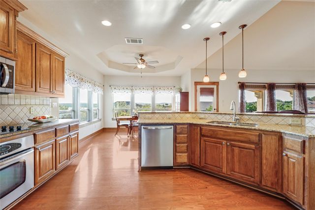 700 Augusta CIR N, Point Venture, TX 78645