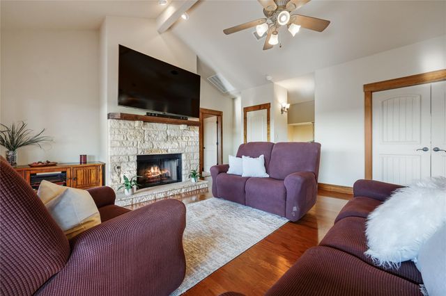 700 Augusta CIR N, Point Venture, TX 78645