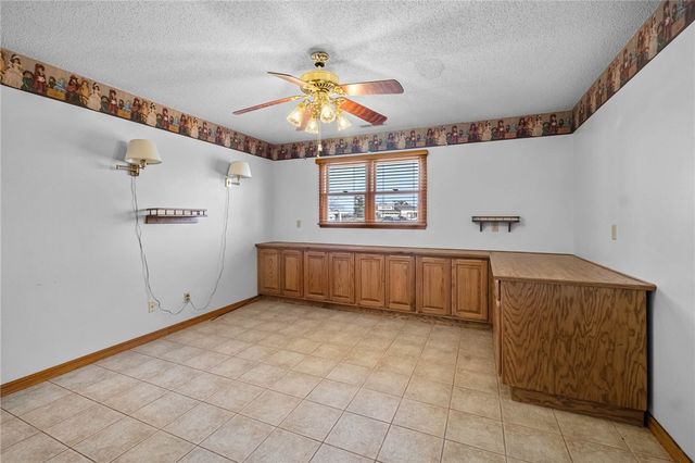 1020 W Cypress Street, Rogers, AR 72756