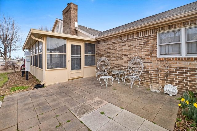 1020 W Cypress Street, Rogers, AR 72756