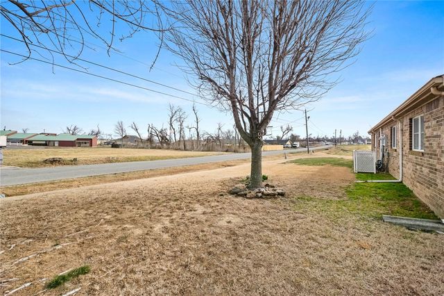 1020 W Cypress Street, Rogers, AR 72756