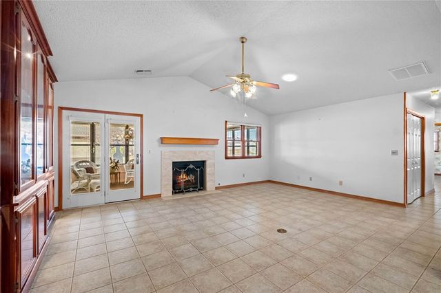 1020 W Cypress Street, Rogers, AR 72756