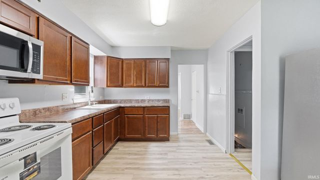 5305 Hanna Street, Fort Wayne, IN 46806