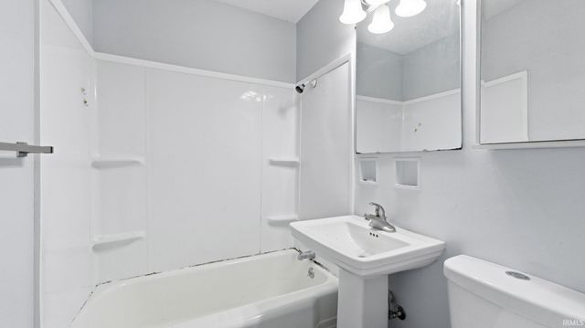 5305 Hanna Street, Fort Wayne, IN 46806