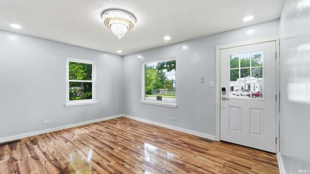 5305 Hanna Street, Fort Wayne, IN 46806