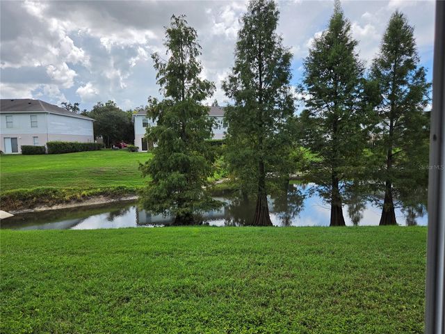 9863 ASHBURN LAKE DRIVE, Tampa, FL 33610