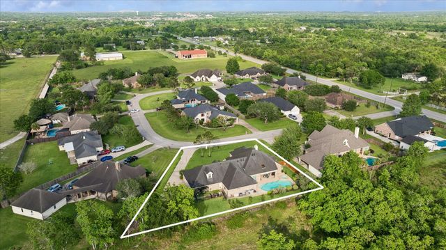 3391 Clearwood Circle, Alvin, TX 77511