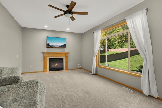 8924 Heatherton Ridge Drive, Savage, MN 55378