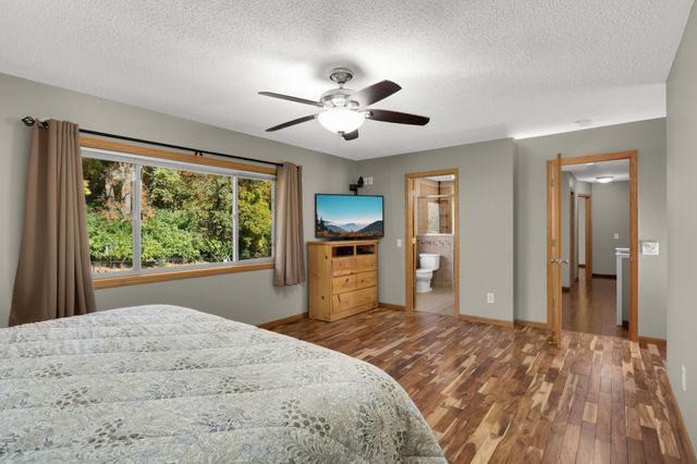 8924 Heatherton Ridge Drive, Savage, MN 55378