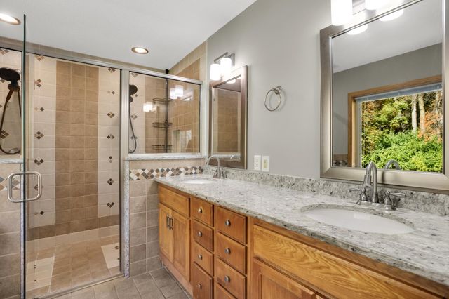 8924 Heatherton Ridge Drive, Savage, MN 55378