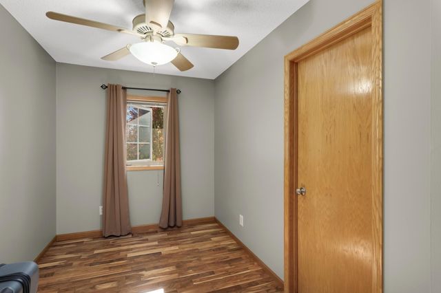 8924 Heatherton Ridge Drive, Savage, MN 55378
