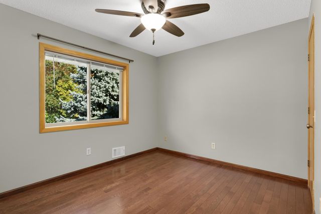 8924 Heatherton Ridge Drive, Savage, MN 55378