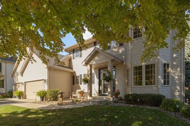 8924 Heatherton Ridge Drive, Savage, MN 55378