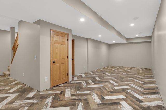 8924 Heatherton Ridge Drive, Savage, MN 55378