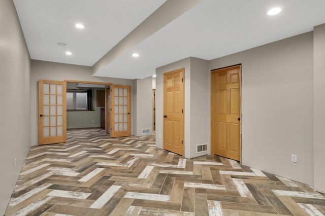 8924 Heatherton Ridge Drive, Savage, MN 55378