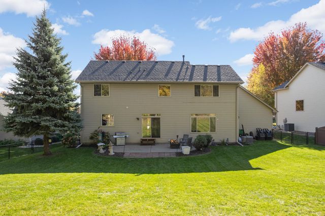 8924 Heatherton Ridge Drive, Savage, MN 55378