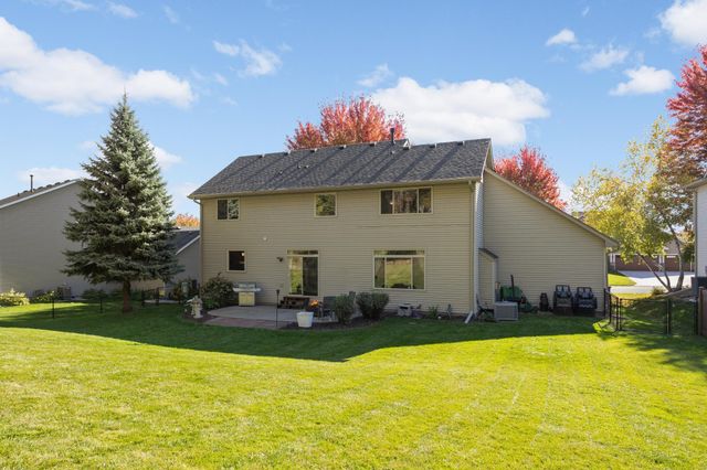 8924 Heatherton Ridge Drive, Savage, MN 55378
