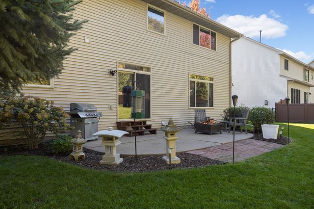 8924 Heatherton Ridge Drive, Savage, MN 55378