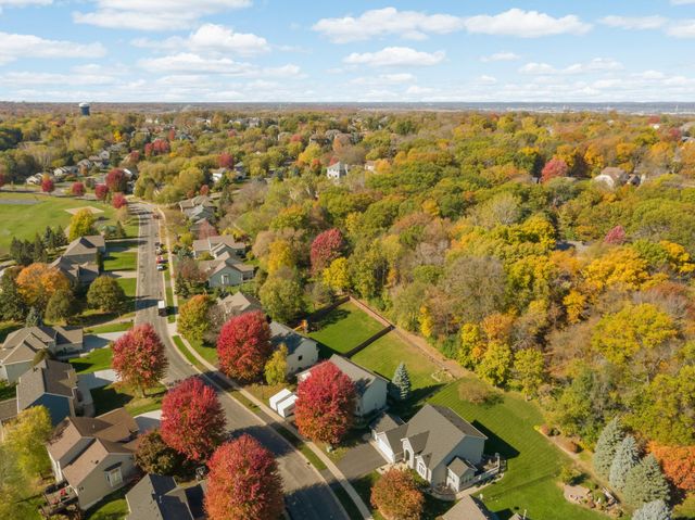 8924 Heatherton Ridge Drive, Savage, MN 55378