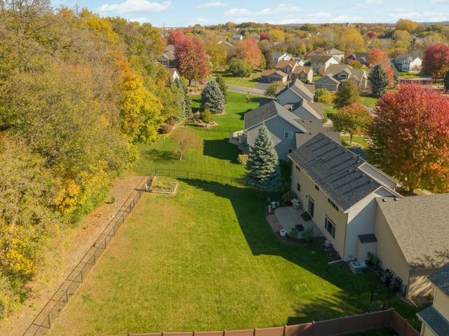 8924 Heatherton Ridge Drive, Savage, MN 55378