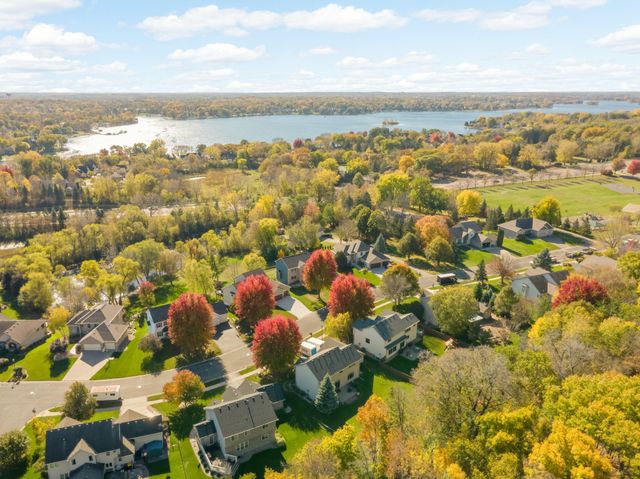 8924 Heatherton Ridge Drive, Savage, MN 55378