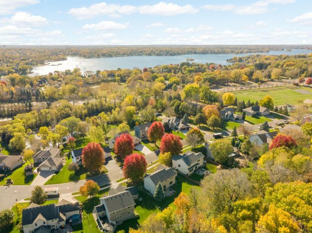 8924 Heatherton Ridge Drive, Savage, MN 55378